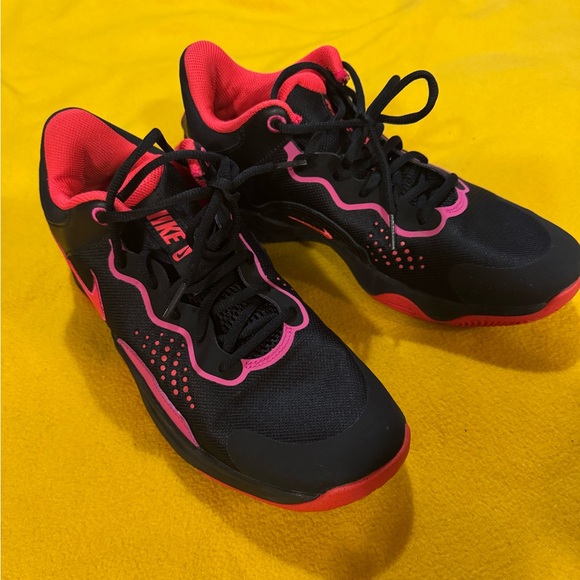 Nike Other - Nike Black and Pink Sneakers